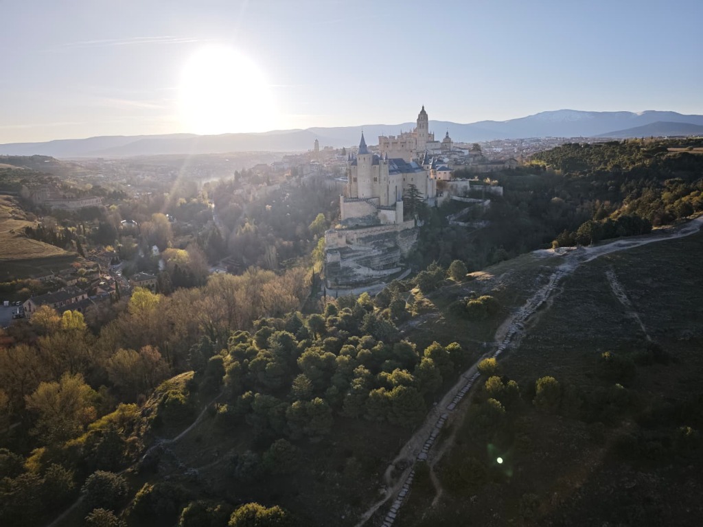 Vista del Alcázar de Segovia desde globo aerostático